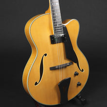 Load image into Gallery viewer, Comins GCS-16-1 Archtop Vintage Blonde #118231