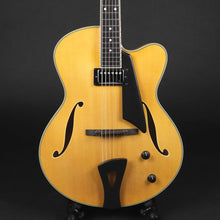 Load image into Gallery viewer, Comins GCS-16-1 Archtop Vintage Blonde #118231