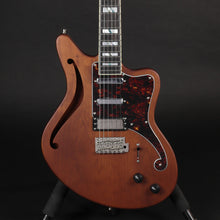 Load image into Gallery viewer, D&#39;Angelico Deluxe Bedford SH Matte Walnut (Ex-demo)