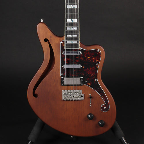 D'Angelico Deluxe Bedford SH Matte Walnut (Ex-demo)