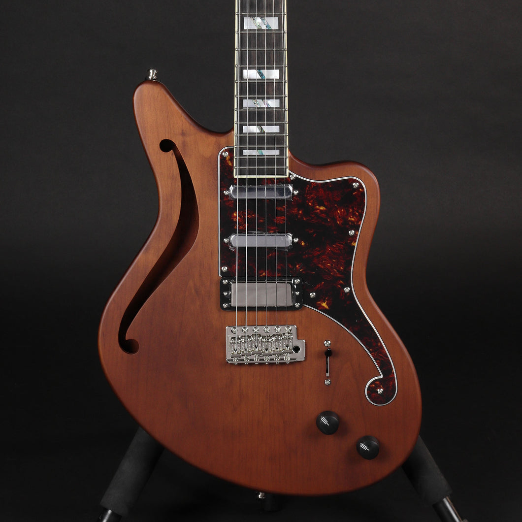 D'Angelico Deluxe Bedford SH Matte Walnut (Ex-demo)
