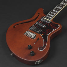 Load image into Gallery viewer, D&#39;Angelico Deluxe Bedford SH Matte Walnut (Ex-demo)