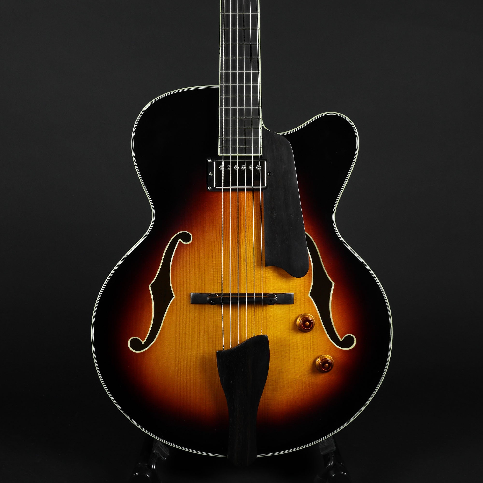 Eastman AR503CE-SB Sunburst Archtop #0670