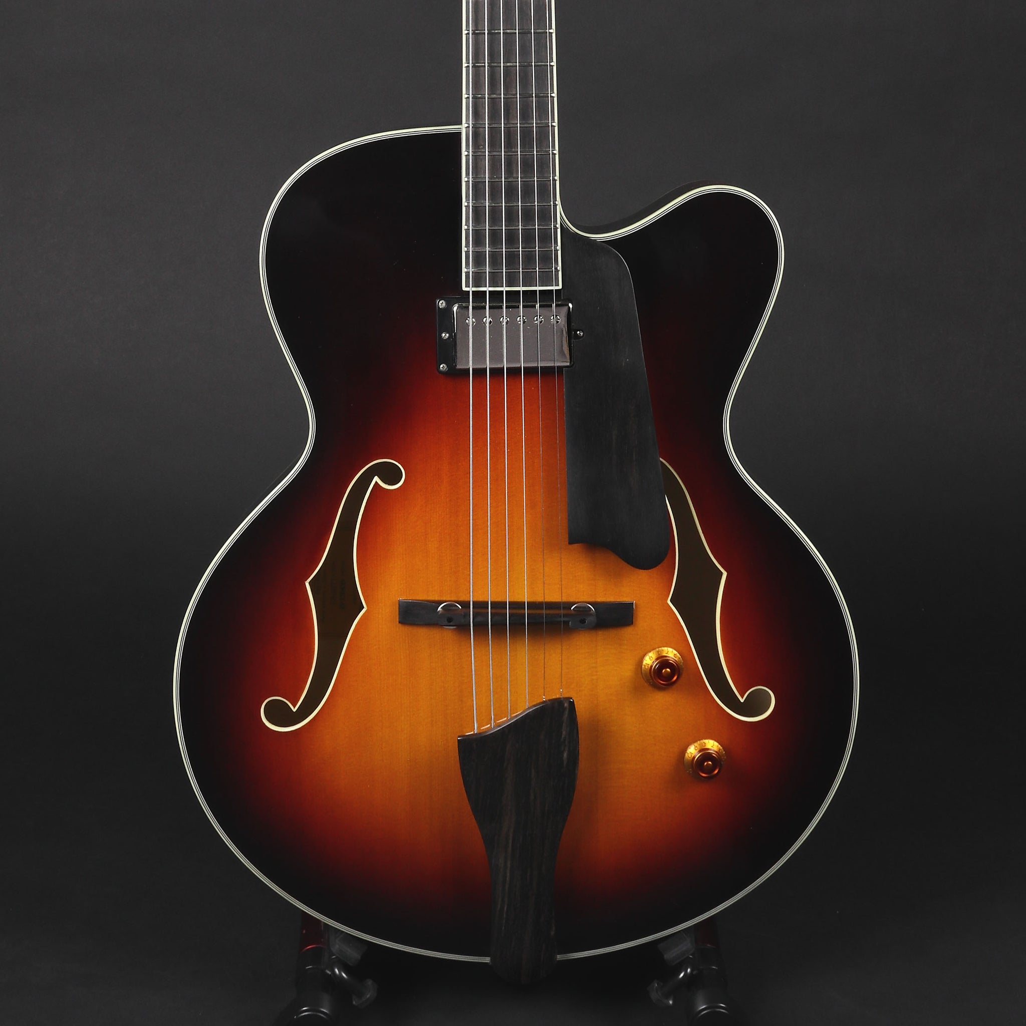 Eastman AR503CE-SB Sunburst Archtop #0404