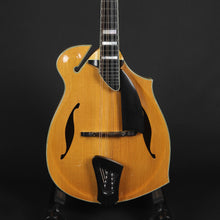Load image into Gallery viewer, Eastman DGM1 Mandolin - VERY RARE! (Pre-owned)