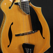 Load image into Gallery viewer, Eastman DGM1 Mandolin - VERY RARE! (Pre-owned)