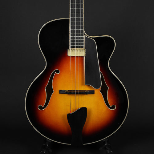Eastman AR905CE-SB Archtop in Sunburst (Pre-owned)