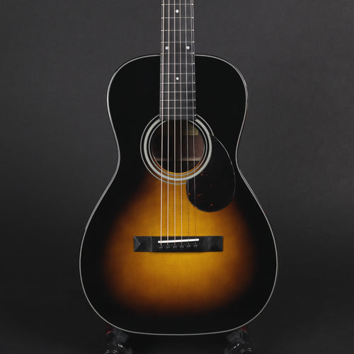 Eastman E10P Adirondack/Mahogany Parlour - Sunburst #2040