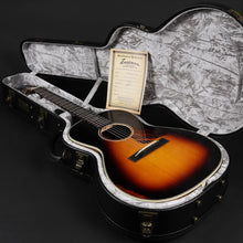 Load image into Gallery viewer, Eastman E22OOSS/v-SB Adirondack/Walnut - Antique Varnish #0115