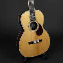 Load image into Gallery viewer, Eastman E40OO-MR-TC Adirondack/Madagascar Rosewood #3404
