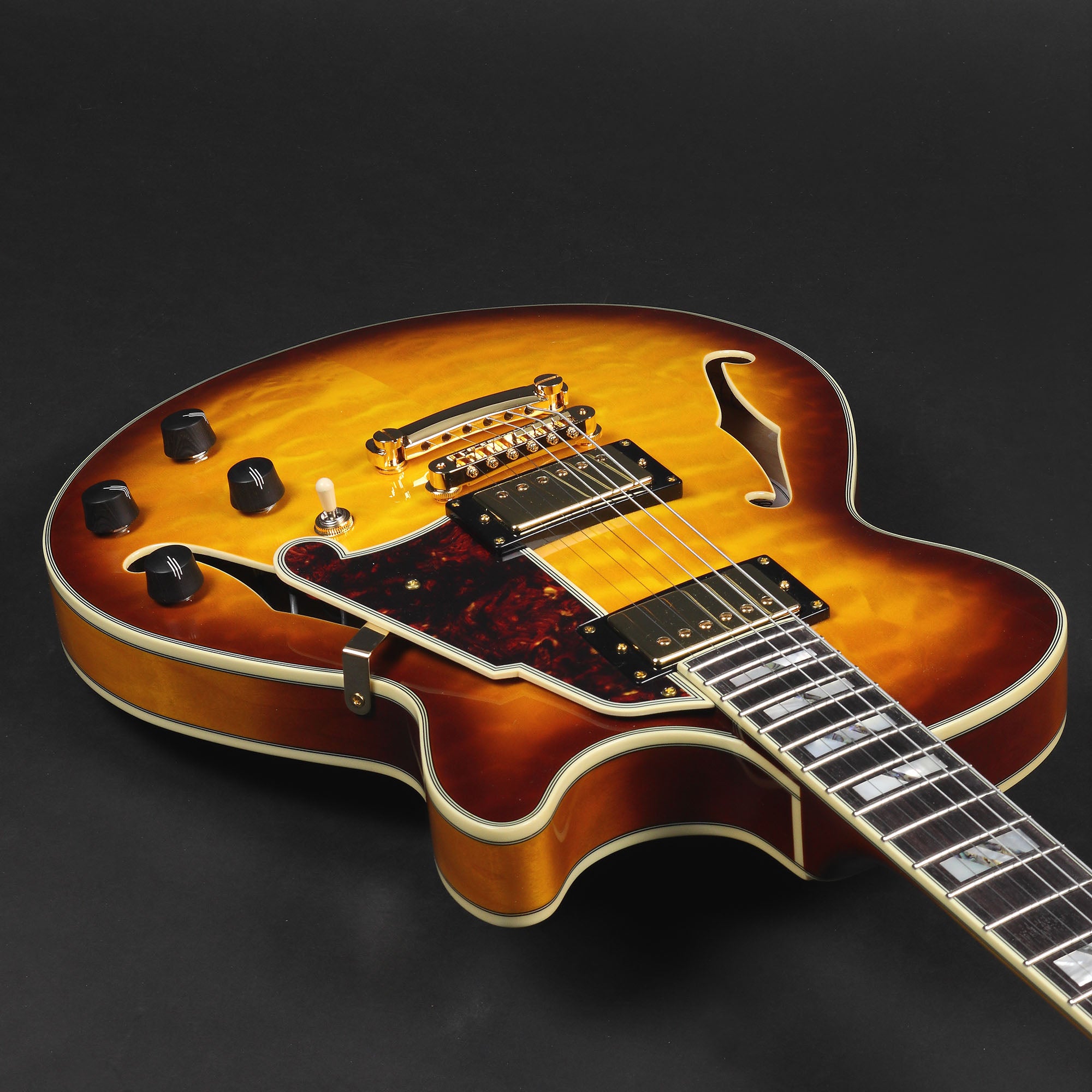 D'Angelico Excel SS XT - Iced Tea Burst Quilt – Mak's Guitars