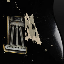 Load image into Gallery viewer, 2011 Fender Custom Shop David Gilmour Stratocaster Relic (Pre-owned)