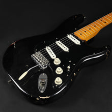 Load image into Gallery viewer, 2011 Fender Custom Shop David Gilmour Stratocaster Relic (Pre-owned)