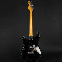 Load image into Gallery viewer, 2011 Fender Custom Shop David Gilmour Stratocaster Relic (Pre-owned)