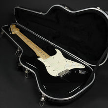 Load image into Gallery viewer, 1999 Fender Eric Clapton Stratocaster (Pre-owned)