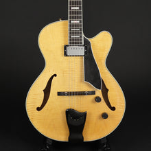 Load image into Gallery viewer, 1995 Fender Custom Shop D'Aquisto Deluxe – Serial #026 (Pre-owned)