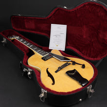 Load image into Gallery viewer, 1995 Fender Custom Shop D'Aquisto Deluxe – Serial #026 (Pre-owned)