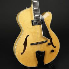Load image into Gallery viewer, 1995 Fender Custom Shop D'Aquisto Deluxe – Serial #026 (Pre-owned)