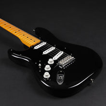 Load image into Gallery viewer, 2014 Left-handed Fender Custom Shop David Gilmour Stratocaster (Pre-owned)