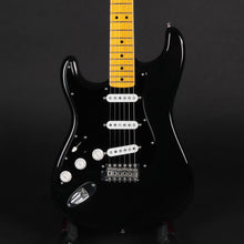 Load image into Gallery viewer, 2014 Left-handed Fender Custom Shop David Gilmour Stratocaster (Pre-owned)