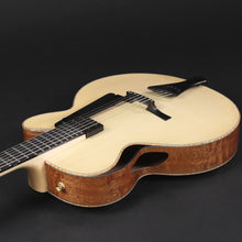 Load image into Gallery viewer, Jaén Siracusa 16R+ Custom Archtop Guitar
