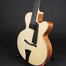 Load image into Gallery viewer, Jaén Siracusa 16R+ Custom Archtop Guitar