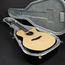 Load image into Gallery viewer, Furch Yellow Deluxe SR a