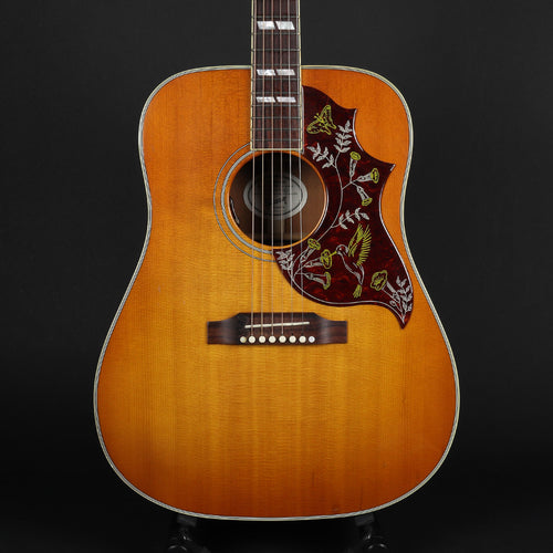 2017 Gibson Hummingbird in Heritage Cherry Sunburst - (Pre-owned)