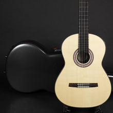 Load image into Gallery viewer, Hanika HE Lattice Concert Classical Guitar