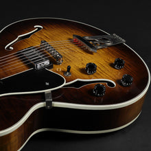 Load image into Gallery viewer, 2005 Heritage H-550 Left-handed - Almond Sunburst (Pre-owned)