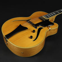 Load image into Gallery viewer, 2003 Hofner Jazzica Natural Archtop (Pre-owned)