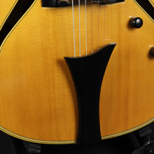 Load image into Gallery viewer, 2003 Hofner Jazzica Natural Archtop (Pre-owned)
