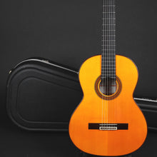 Load image into Gallery viewer, 2007 Jose Ramirez FL2 Flamenco Guitar (Pre-owned)