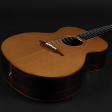 Load image into Gallery viewer, Lowden O25 Cedar/Rosewood (Pre-owned)