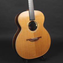 Load image into Gallery viewer, Lowden O32 Left-handed Spruce/Indian Rosewood (Pre-owned)
