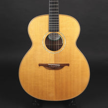 Load image into Gallery viewer, Lowden O32 Left-handed Spruce/Indian Rosewood (Pre-owned)
