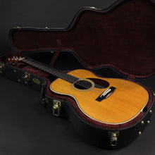 Load image into Gallery viewer, 2005 Martin OM-28V Vintage Orchestra Model (Pre-owned)