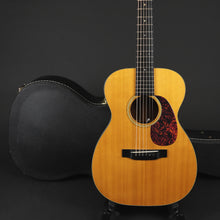 Load image into Gallery viewer, 2005 Martin 00-18v Sitka/Mahogany (Pre-owned)