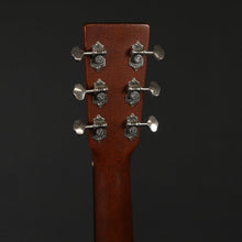 Load image into Gallery viewer, 2005 Martin 00-18v Sitka/Mahogany (Pre-owned)