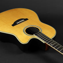 Load image into Gallery viewer, Ovation 2005 ES Collector&#39;s Edition w/case (Pre-owned)