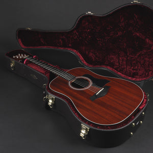Taylor 320 Mahogany Dreadnought Guitar (Pre-owned)