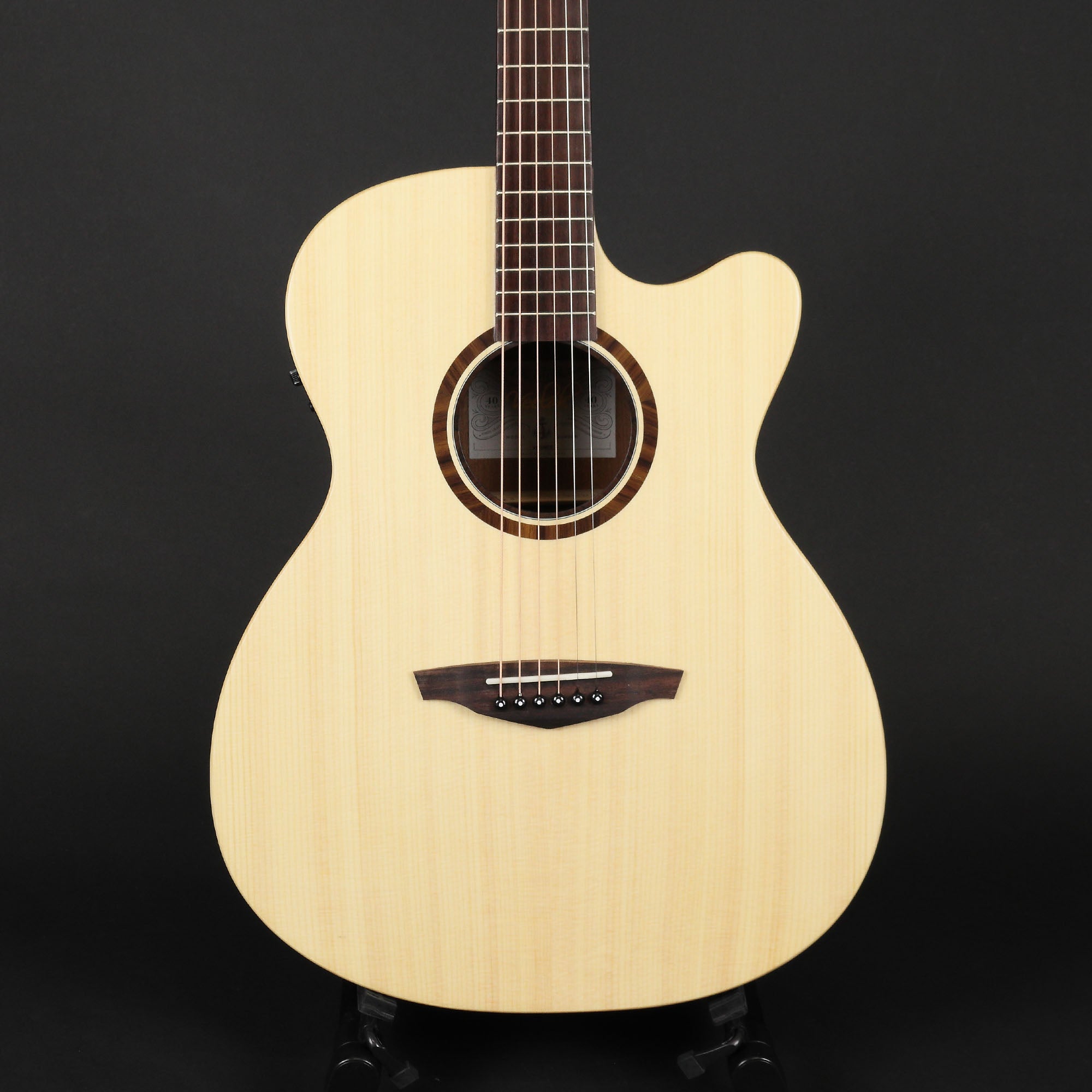 Veelah V1-OMCE Cutaway Electro-Acoustic