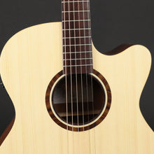 Load image into Gallery viewer, Veelah V1-OMCE Cutaway Electro-Acoustic