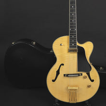 Load image into Gallery viewer, Yamaha AEX1500 &#39;Martin Taylor&#39; Natural (Pre-owned)
