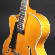 Load image into Gallery viewer, 2008 Benedetto Manhattan Left-handed Archtop - Honey Blonde (Pre-owned)