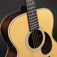 Load image into Gallery viewer, Eastman E20OM-MR-TC Adirondack/Madagascar Rosewood #2823