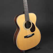Load image into Gallery viewer, Eastman E20OM-MR-TC Adirondack/Madagascar Rosewood #2823