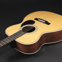 Load image into Gallery viewer, Eastman E20OM-MR-TC Adirondack/Madagascar Rosewood #2823