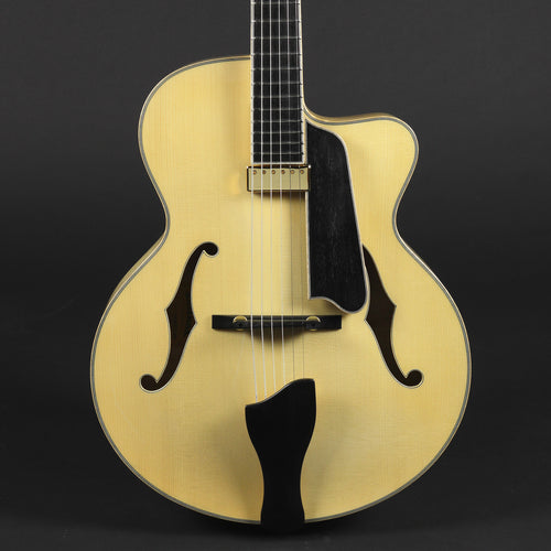 Eastman AR905CE Blonde Archtop #0048
