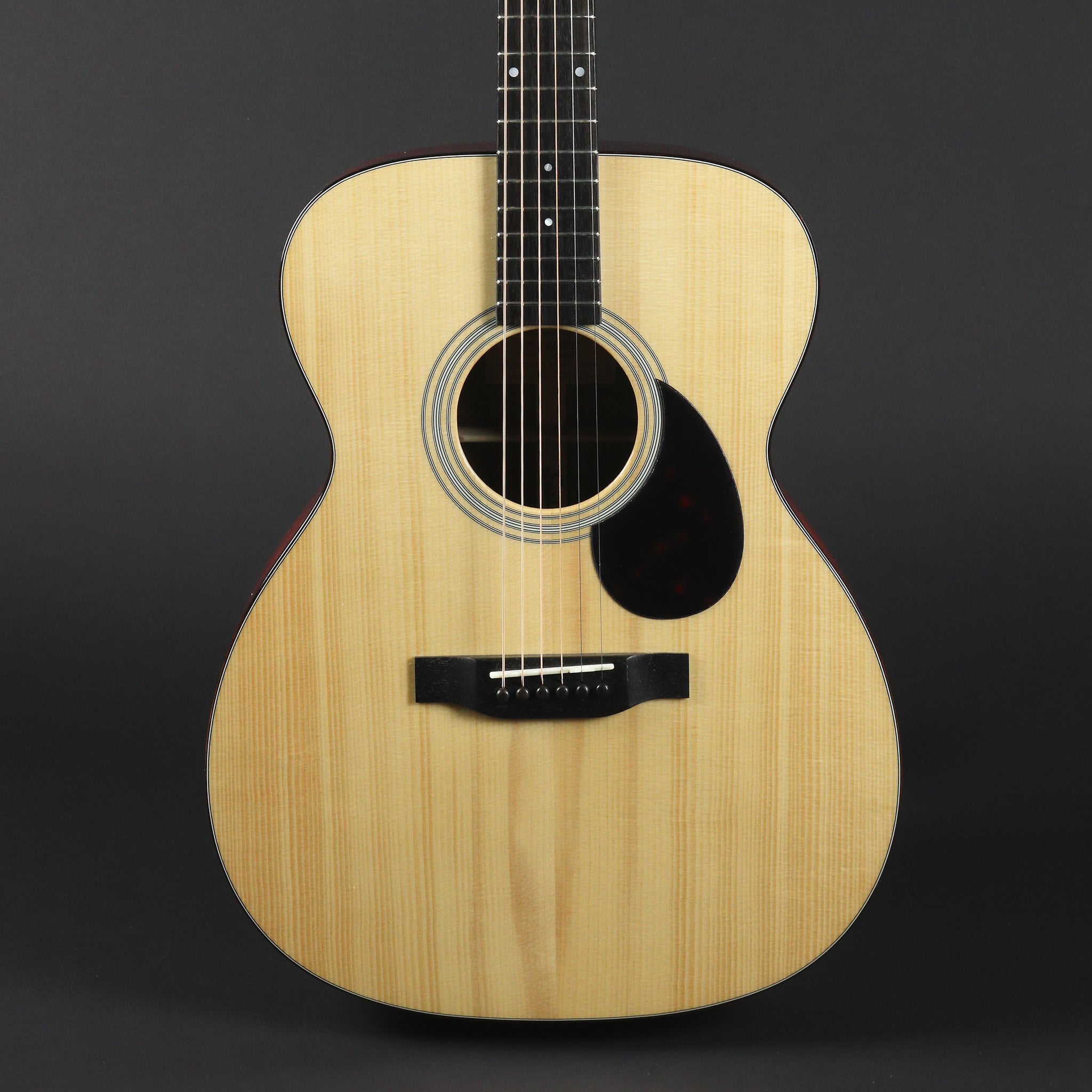 Eastman E10OM Adirondack Spruce/Mahogany